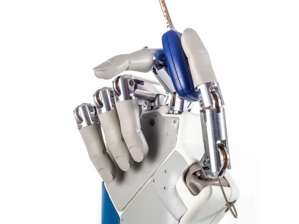 IH2 Azzurra Hand 3