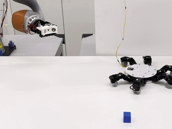 Bimodal Crawling Hand 3