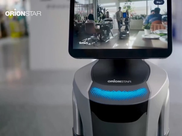 GreetingBot Nova 7