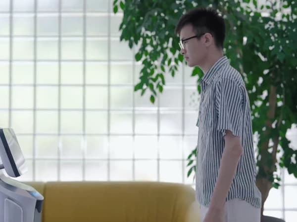 GreetingBot Nova 6