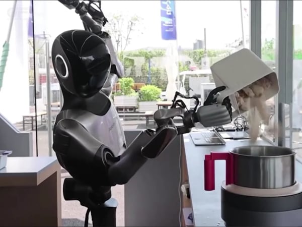 Robbyant R1 (Humanoid Robot Chef) 2