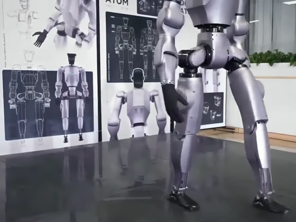 Atom 8