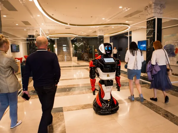 Promobot V.4 7