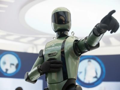 VR-M2 - VinRobotics robot model