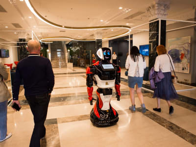 Promobot V.4 7