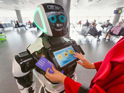 Promobot V.4 5