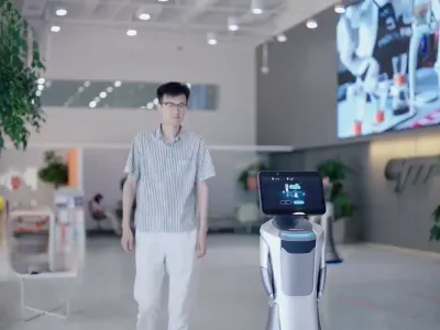 GreetingBot Nova 1
