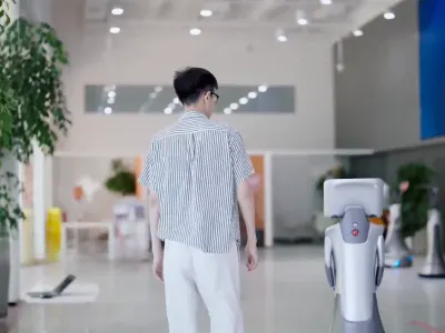 GreetingBot Nova 2