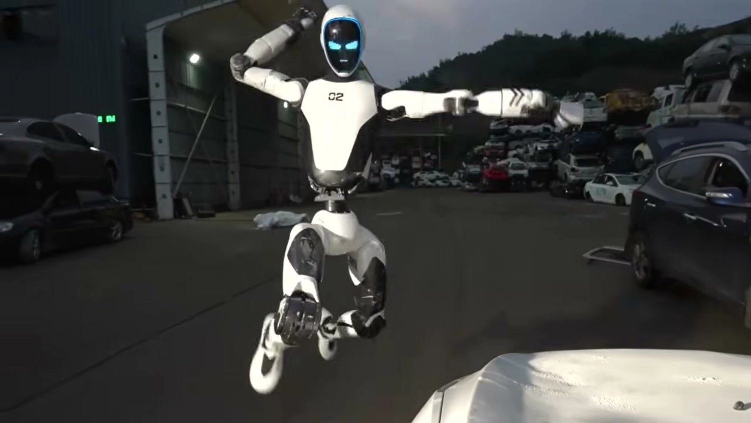 Unitree H2-X: The Kung Fu Guardian Robot Built to Stand Watch for About Eight Hours